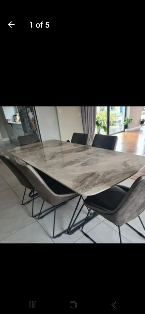 Dining table and chairs - Image 1
