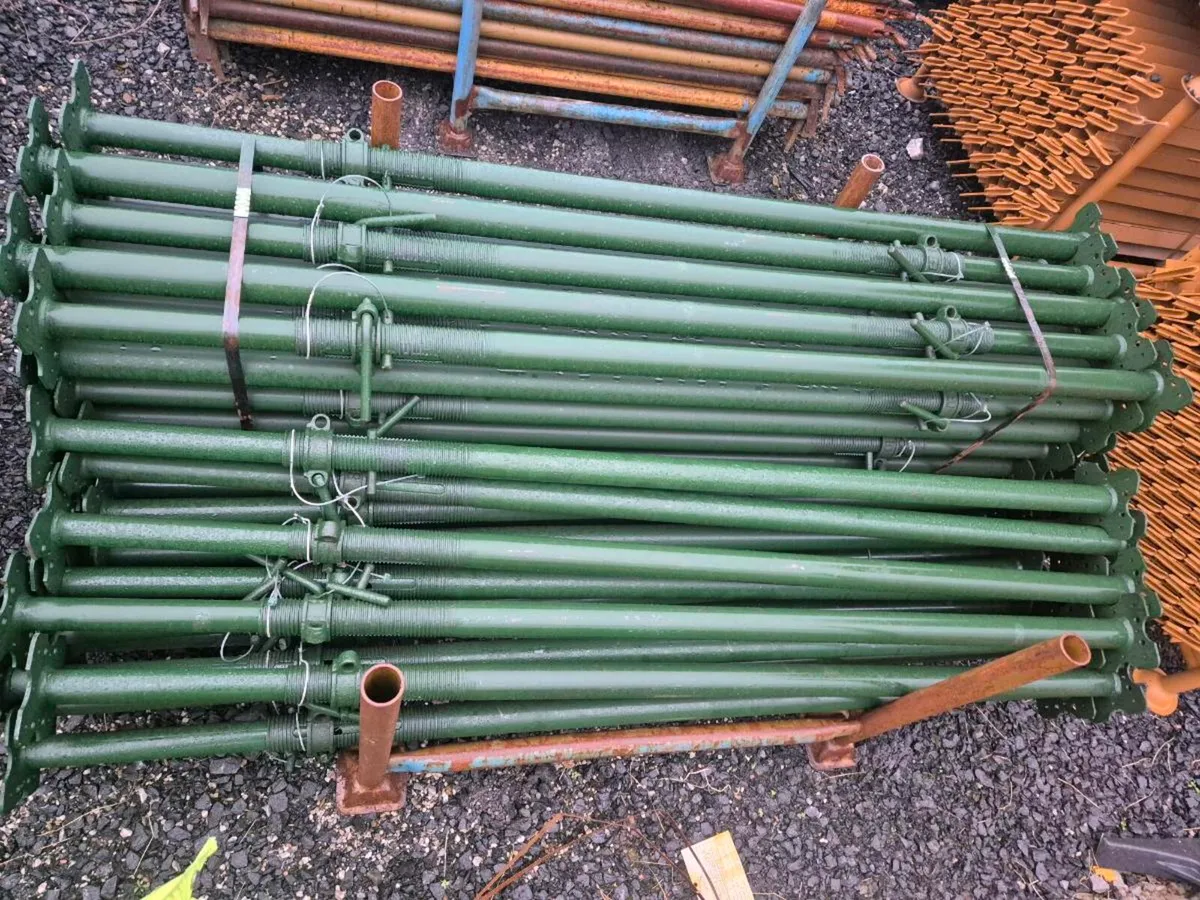 Acrow Prop and Strongboy - Image 1