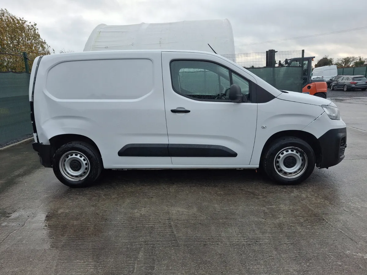 241 Fiat Doblo  1.5 Diesel Drive Home - Image 3