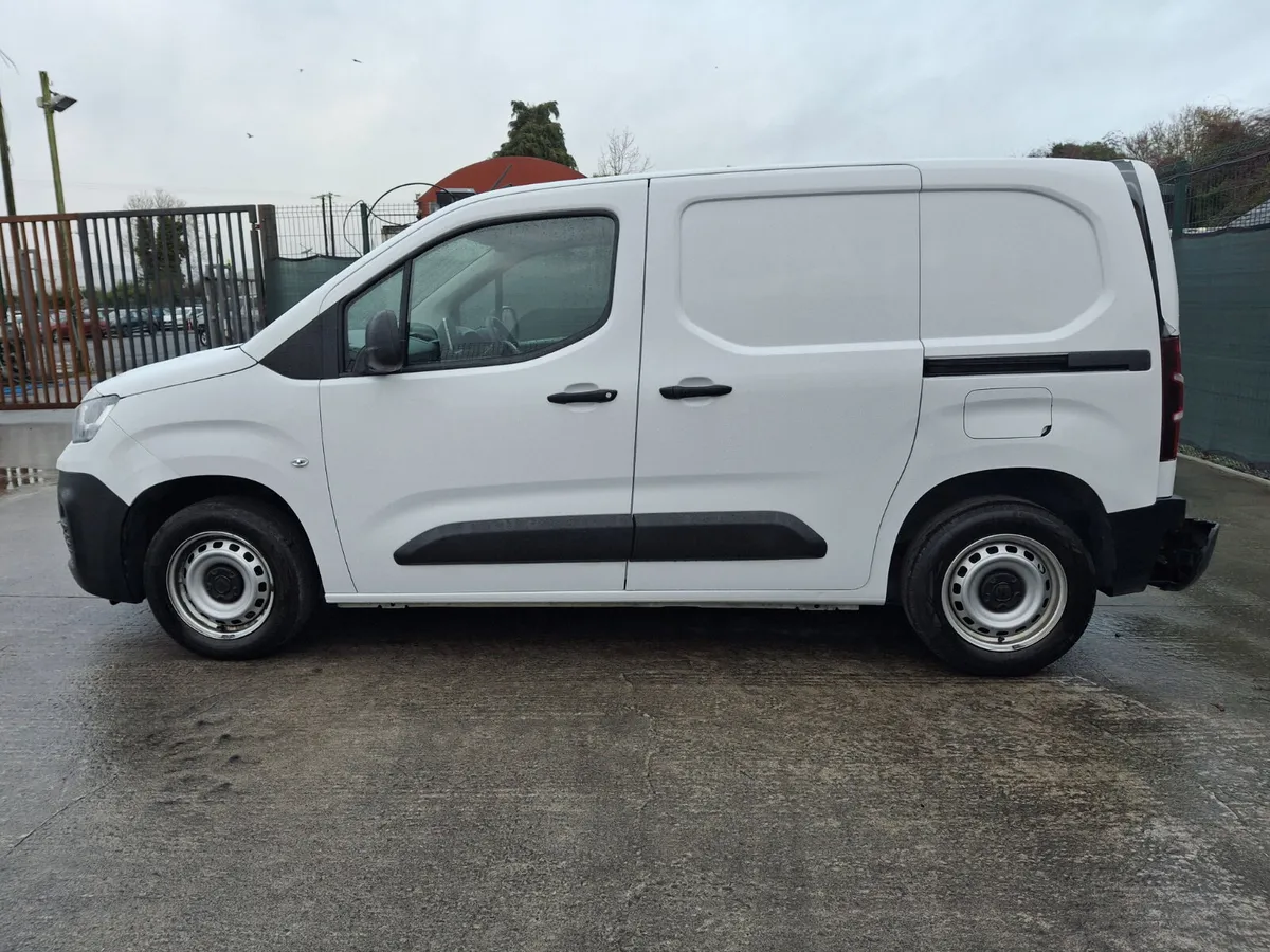 241 Fiat Doblo  1.5 Diesel Drive Home - Image 4