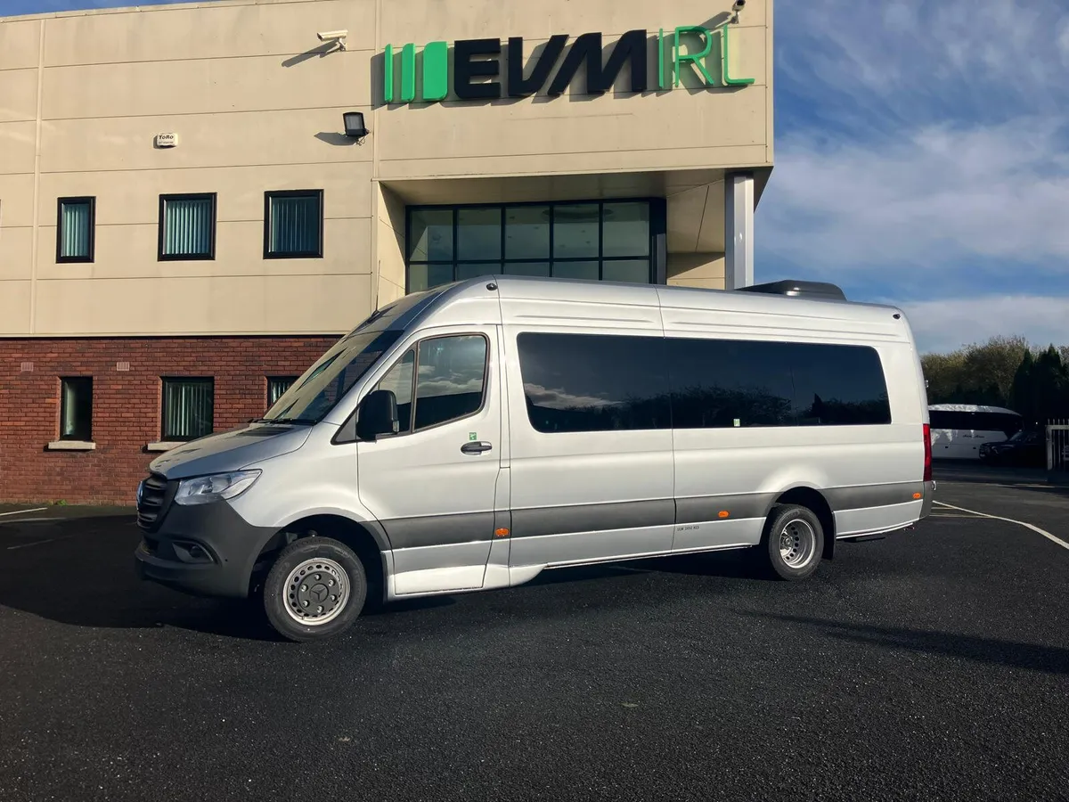 19+D Classic Accessible Sprinter - Image 2