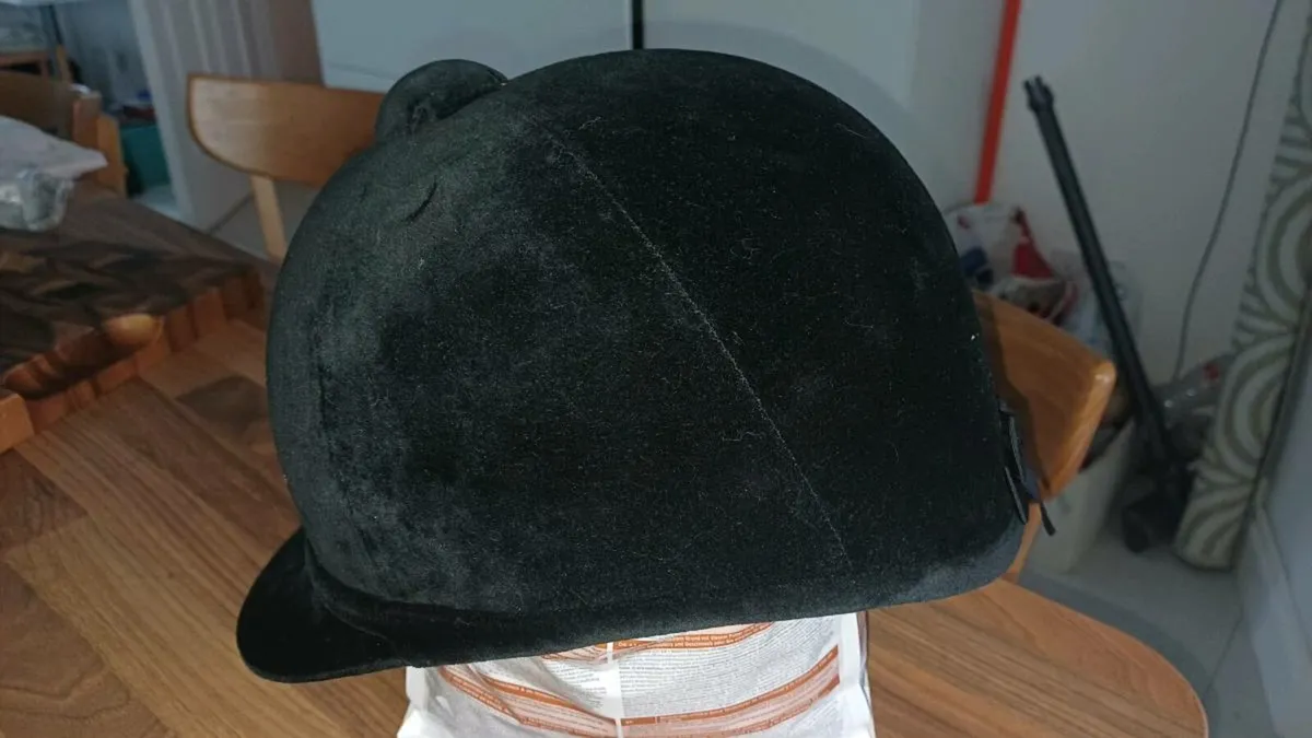 Childerns Horseriding Helmet - Image 3