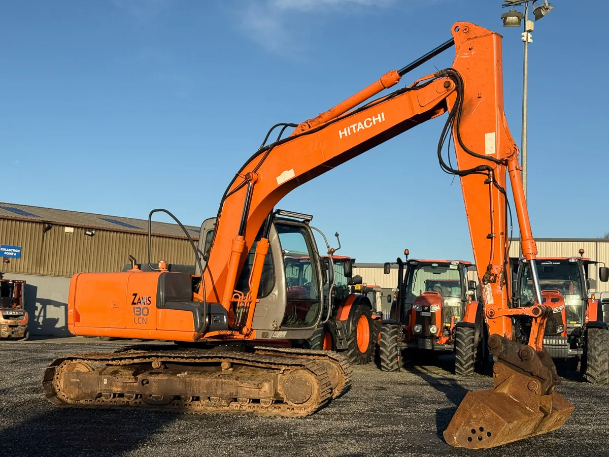 2005 Hitachi EX130-1 Digger - Image 1