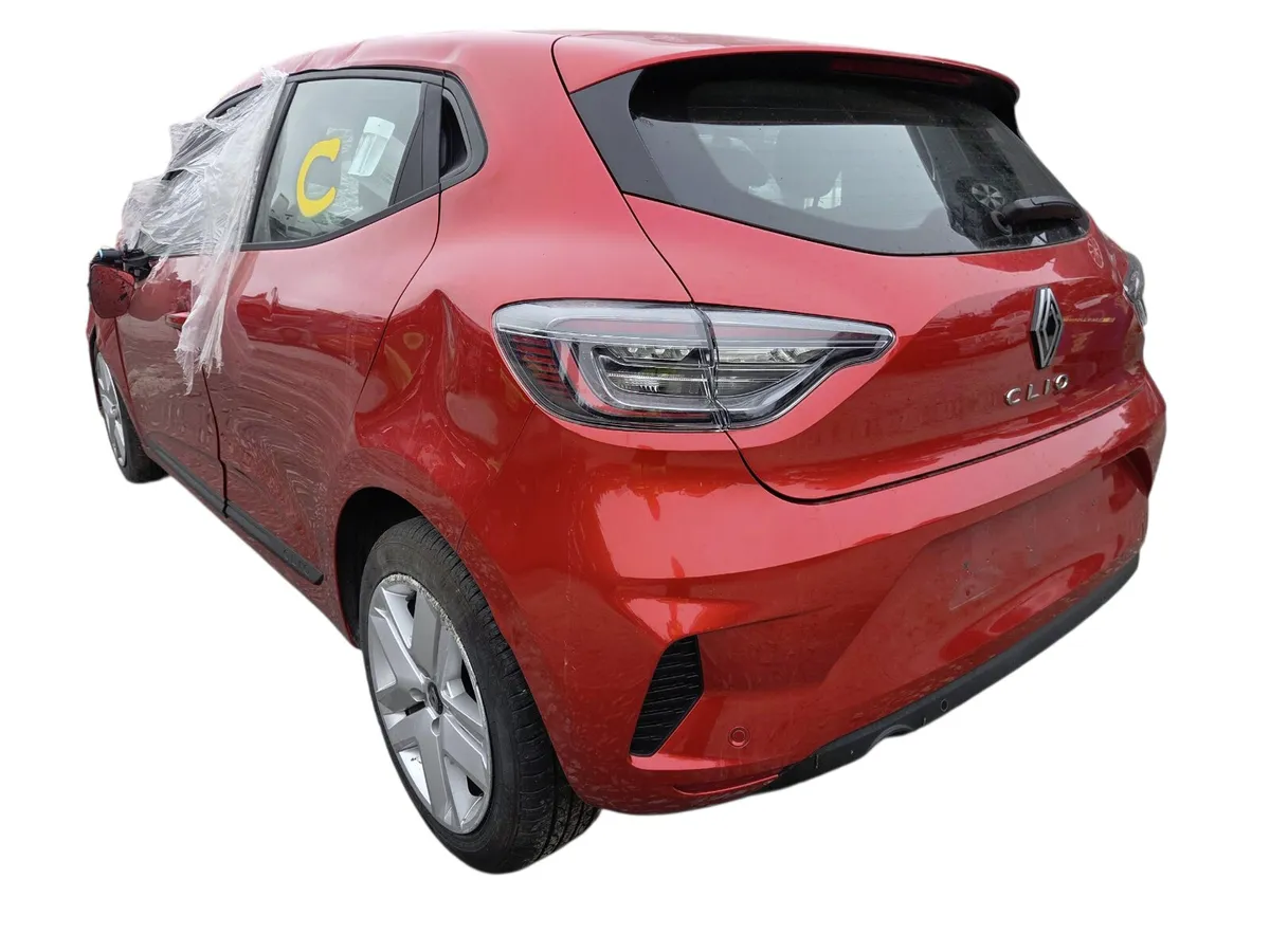 2025 RENAULT CLIO For Breaking/Dismantling - Image 4