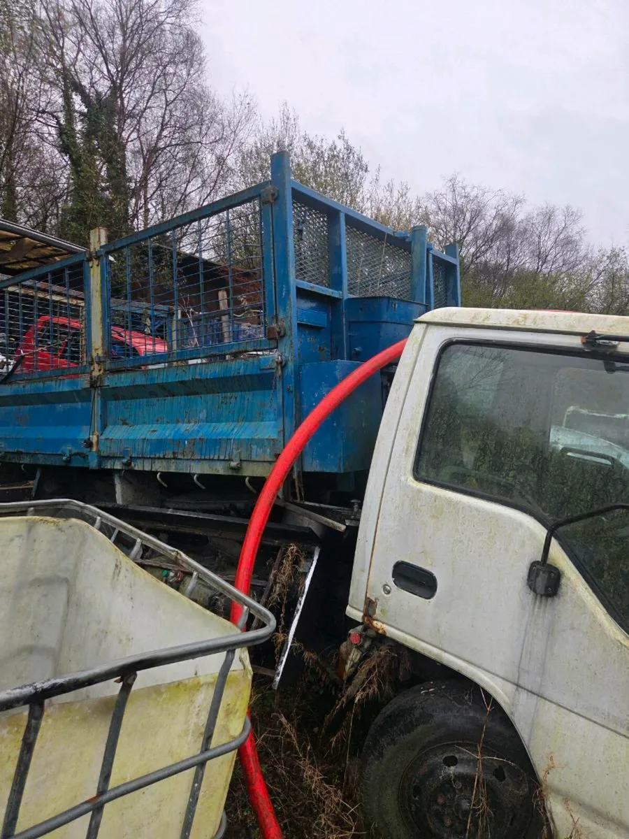 Isuzu nkr parts - Image 2