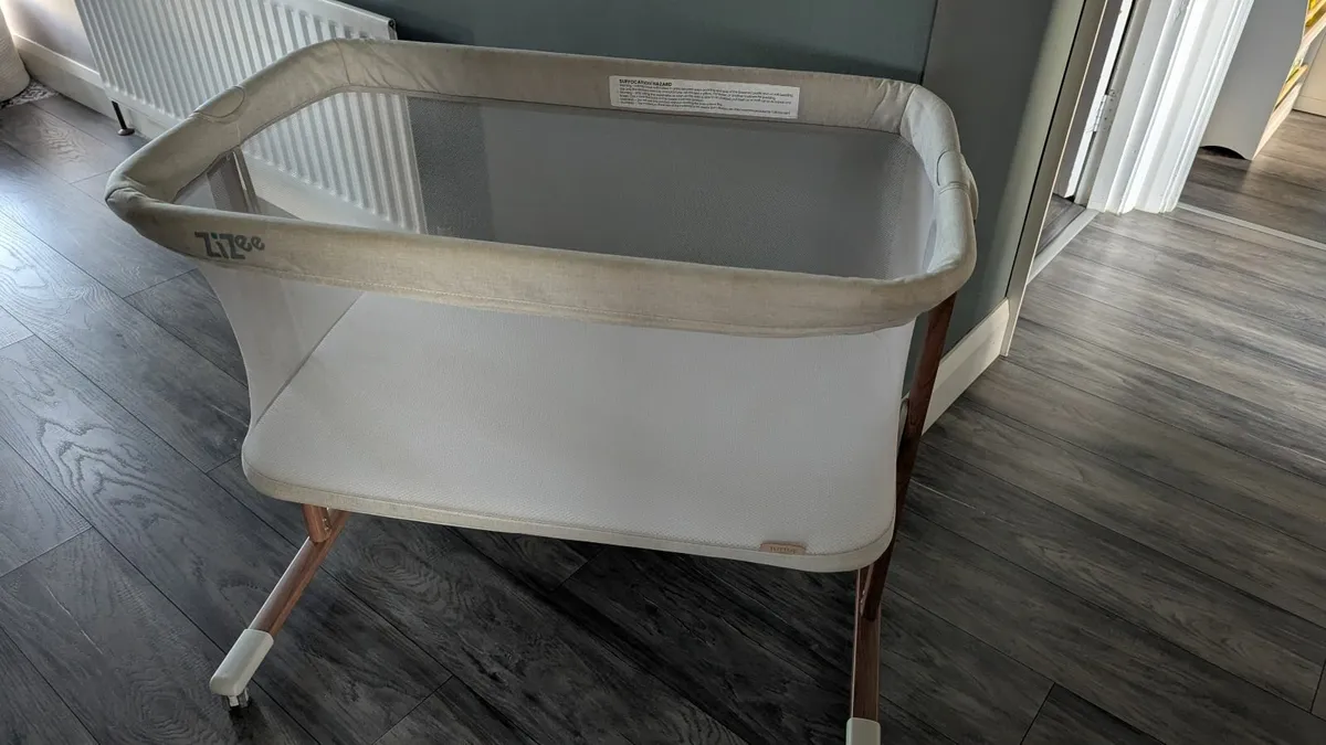 Tutti Bambini ZiZee® Breathable Rocking Crib - Image 1
