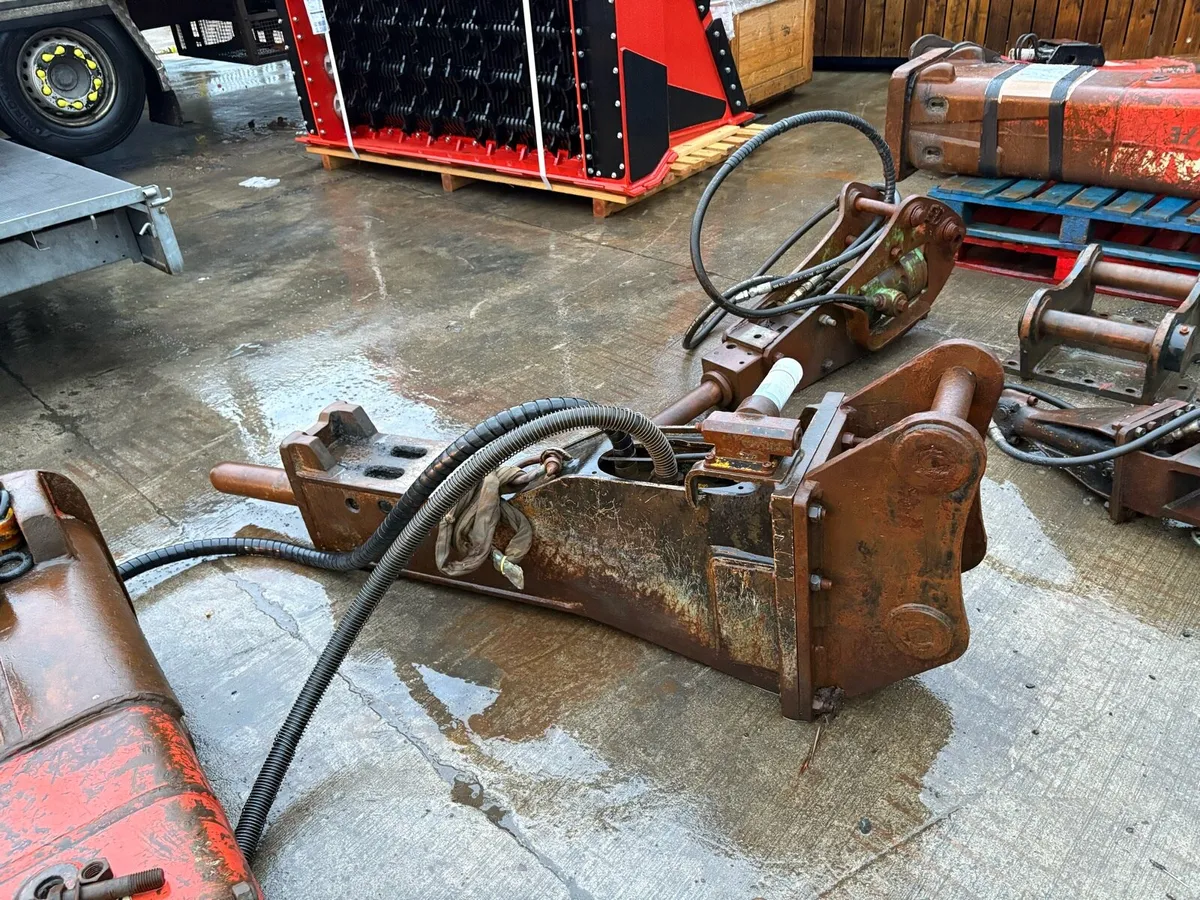 Atlas Copco 750 Rock Hammer Breaker - Image 1