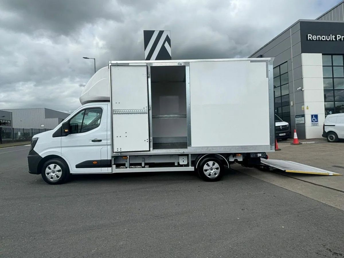 Renault Master Luton Box Body with Tail Lift - Image 3