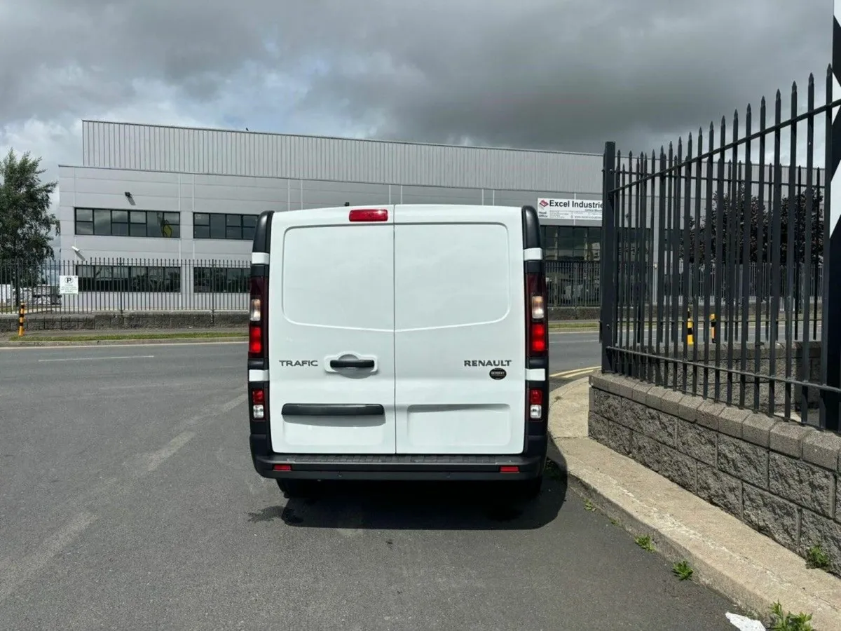 Renault Trafic LL30 130bhp Start - Ex DEMO - Image 4
