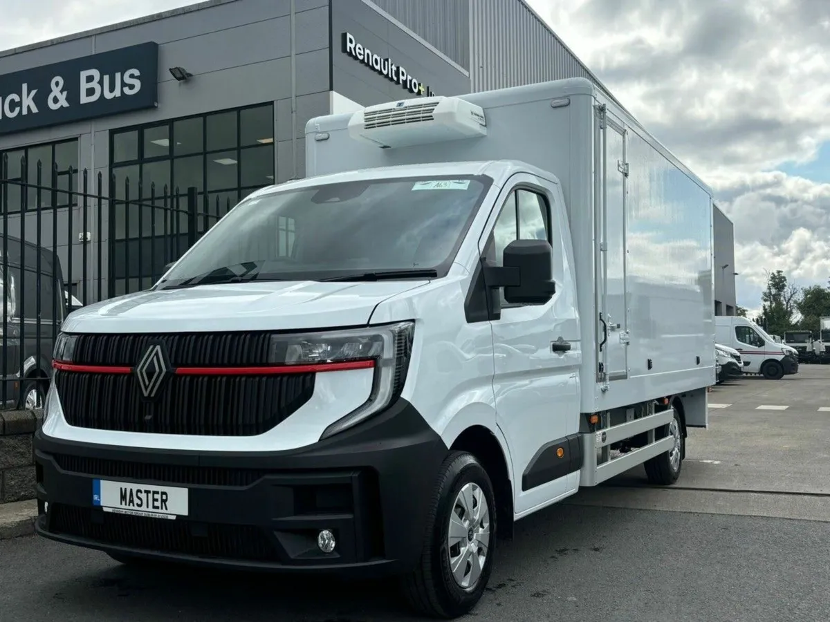 Renault Master CCAB 3.5T L3H1 Bread Van with Fridg - Image 1