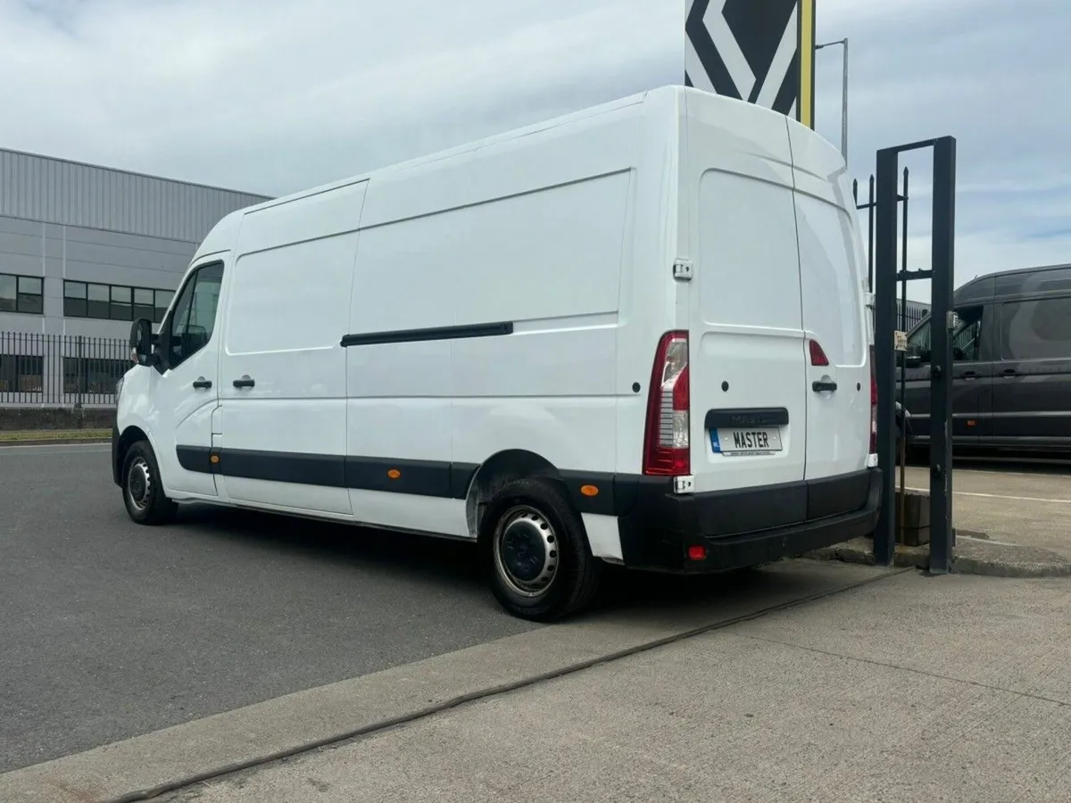 Renault Master LM35 135 Business L3H2 - Image 3