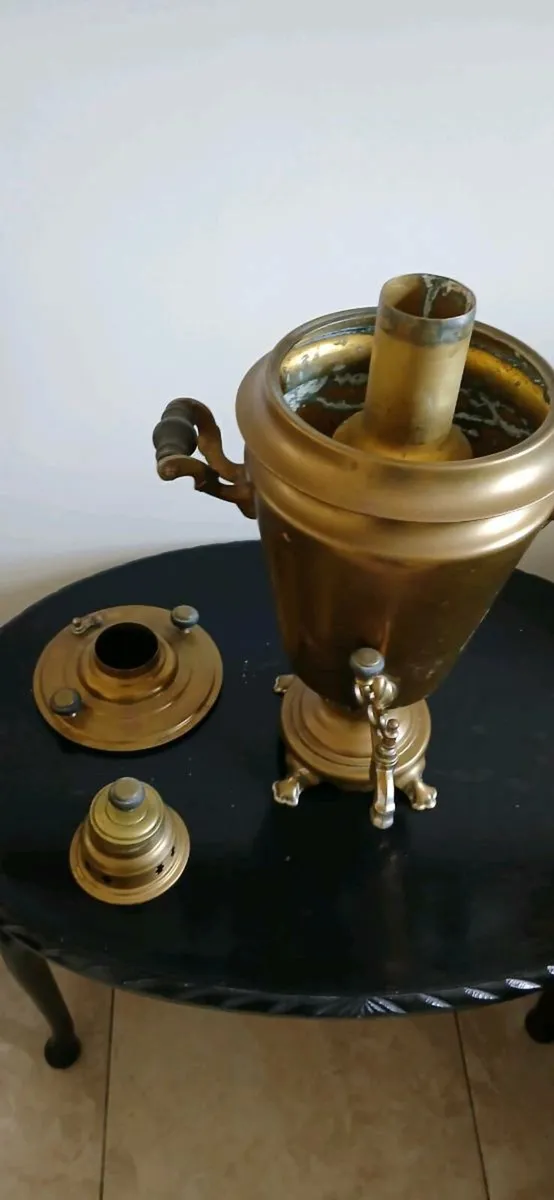 Russian brass samovar - Image 3