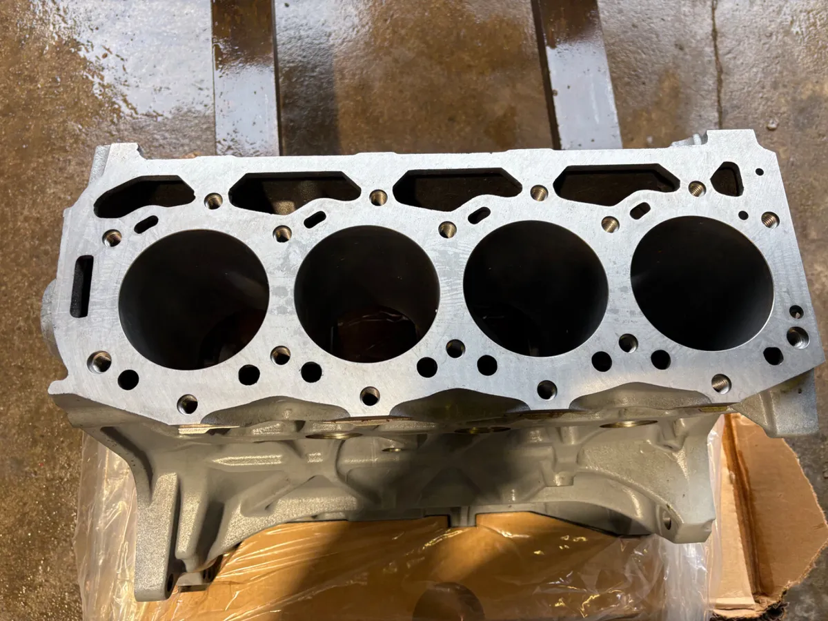 Ford engine block - Image 2