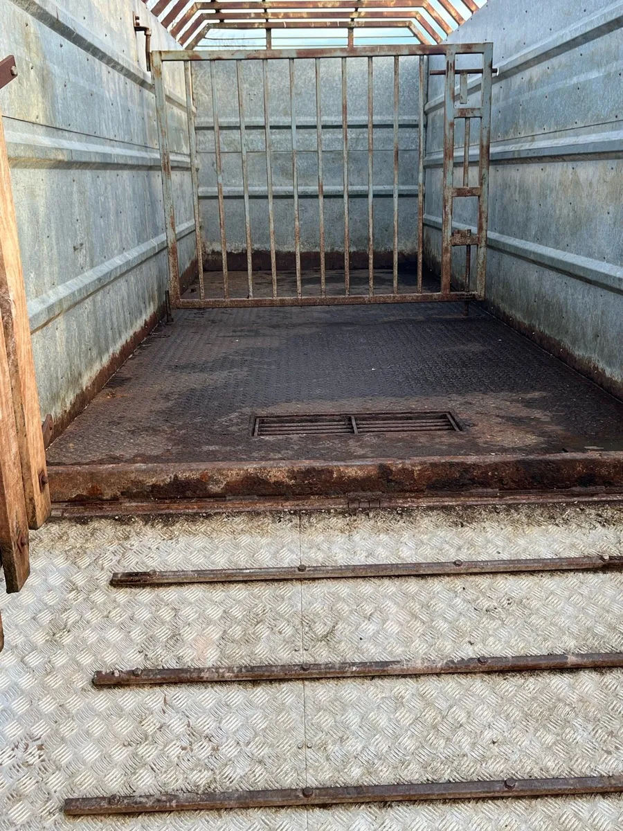 Cattle trailer - Image 3
