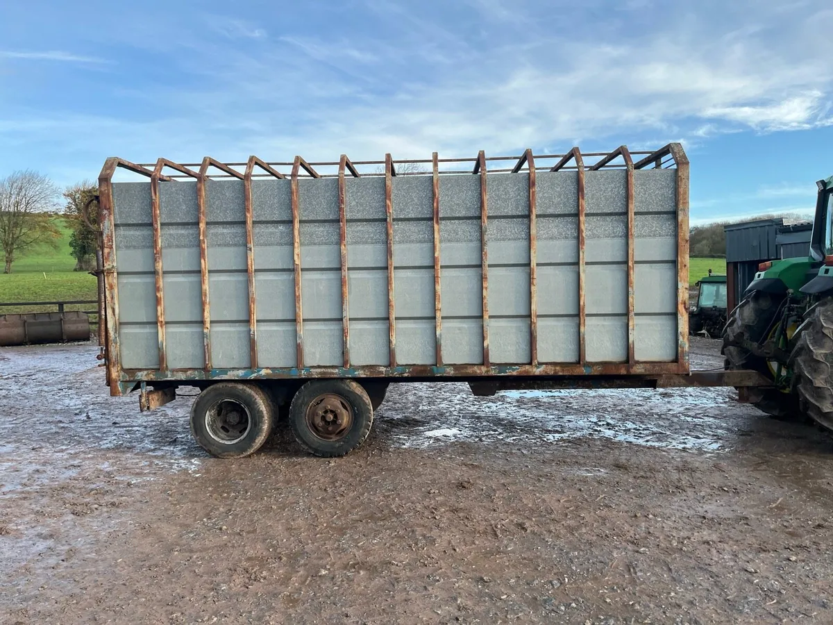 Cattle trailer - Image 1