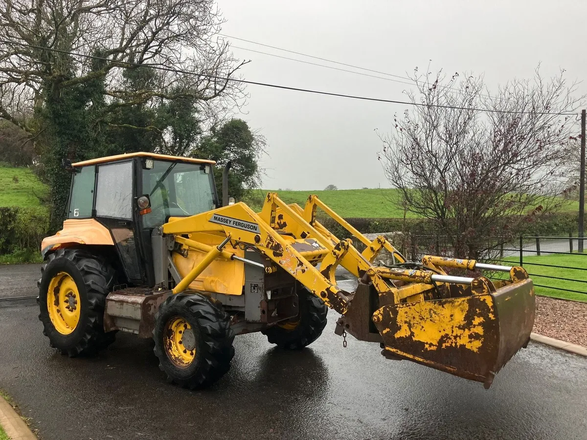 Massey Ferguson 4WD Loader - Image 2
