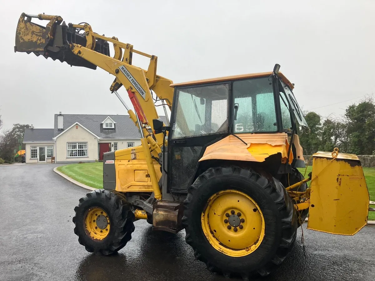 Massey Ferguson 4WD Loader - Image 3
