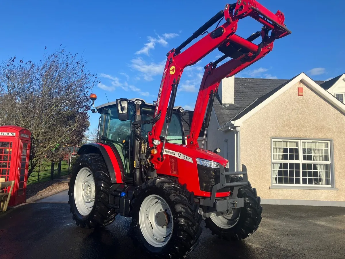 2022 MASSEY FERGUSON M5711 - Image 1