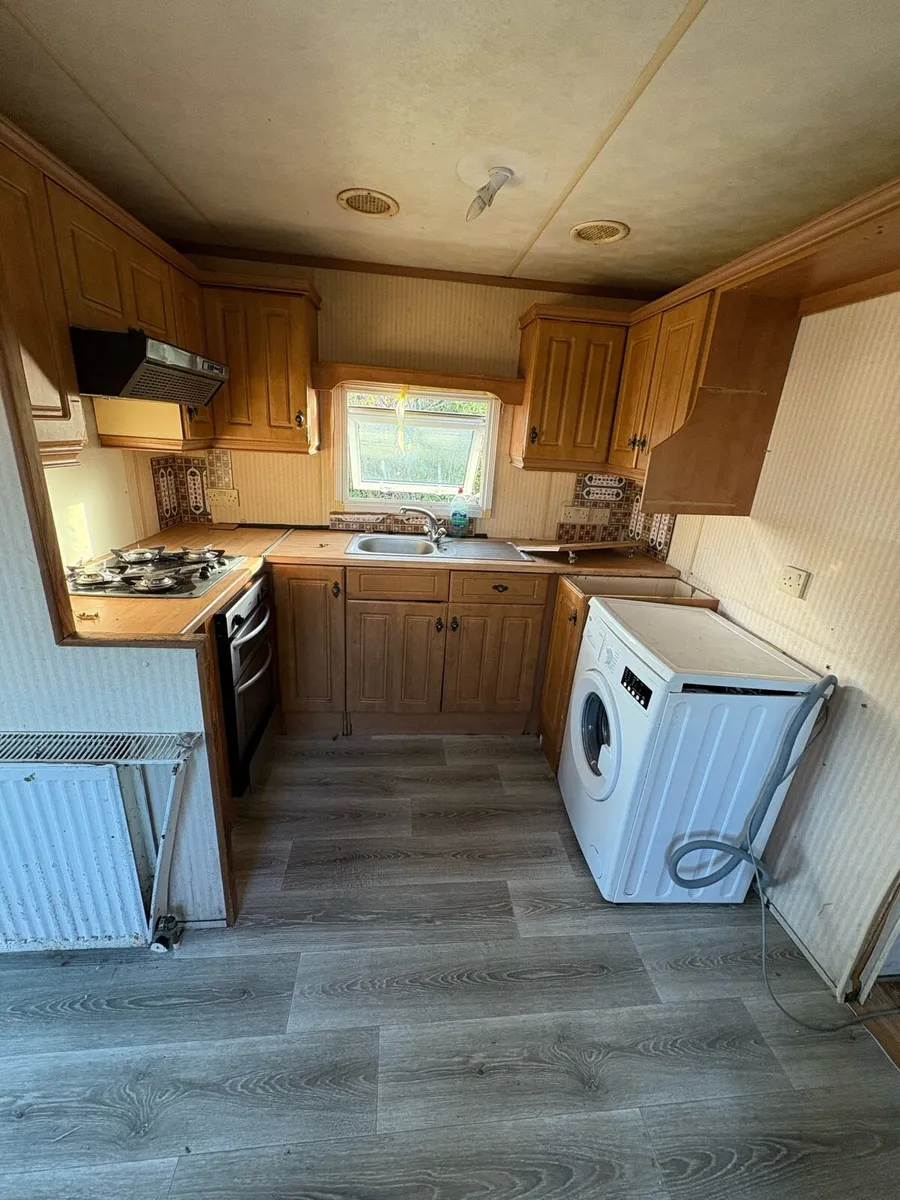 3 bedroom Mobile Home, Double glazed + central - Image 3
