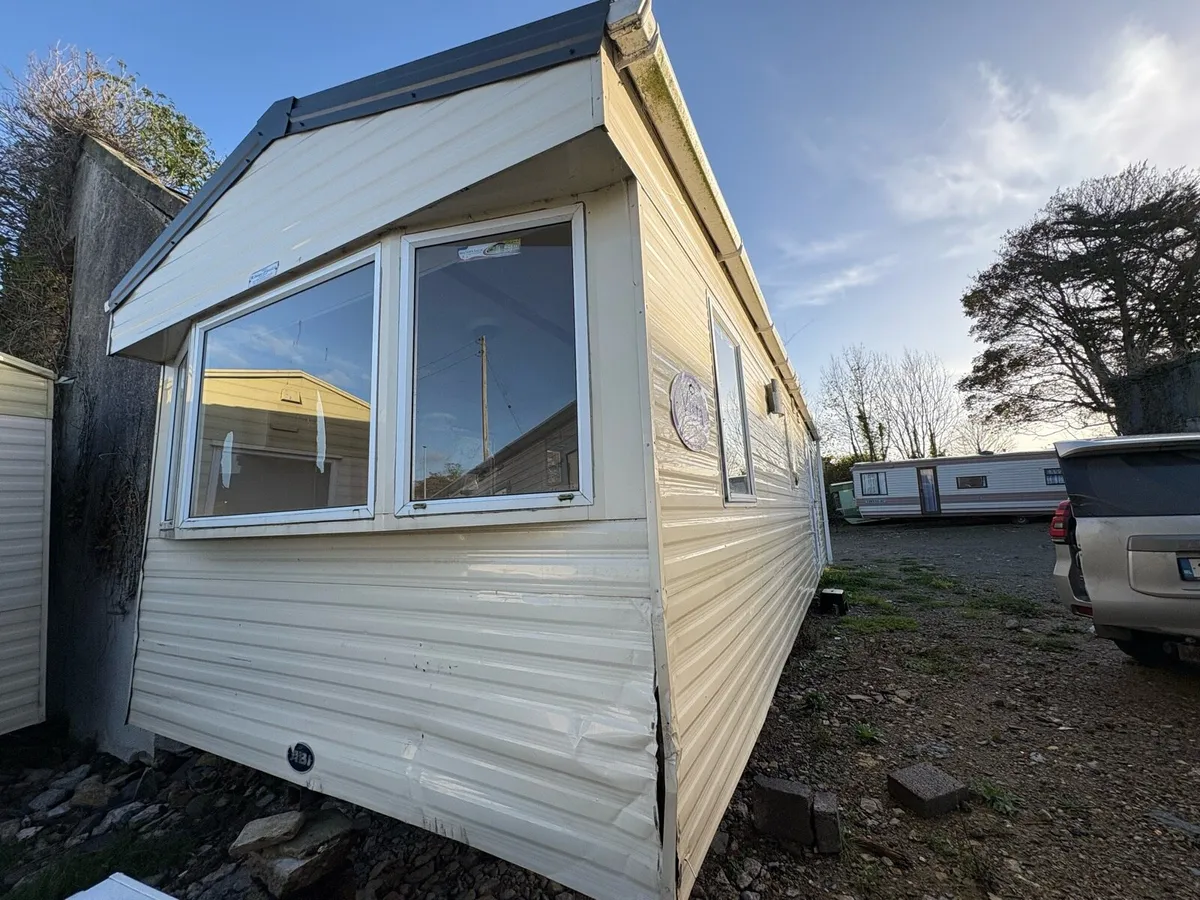 28x10, 2 bedroom Mobile Home - Image 1