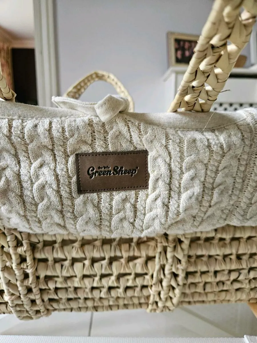 The Little Green Sheep moses basket - Image 2