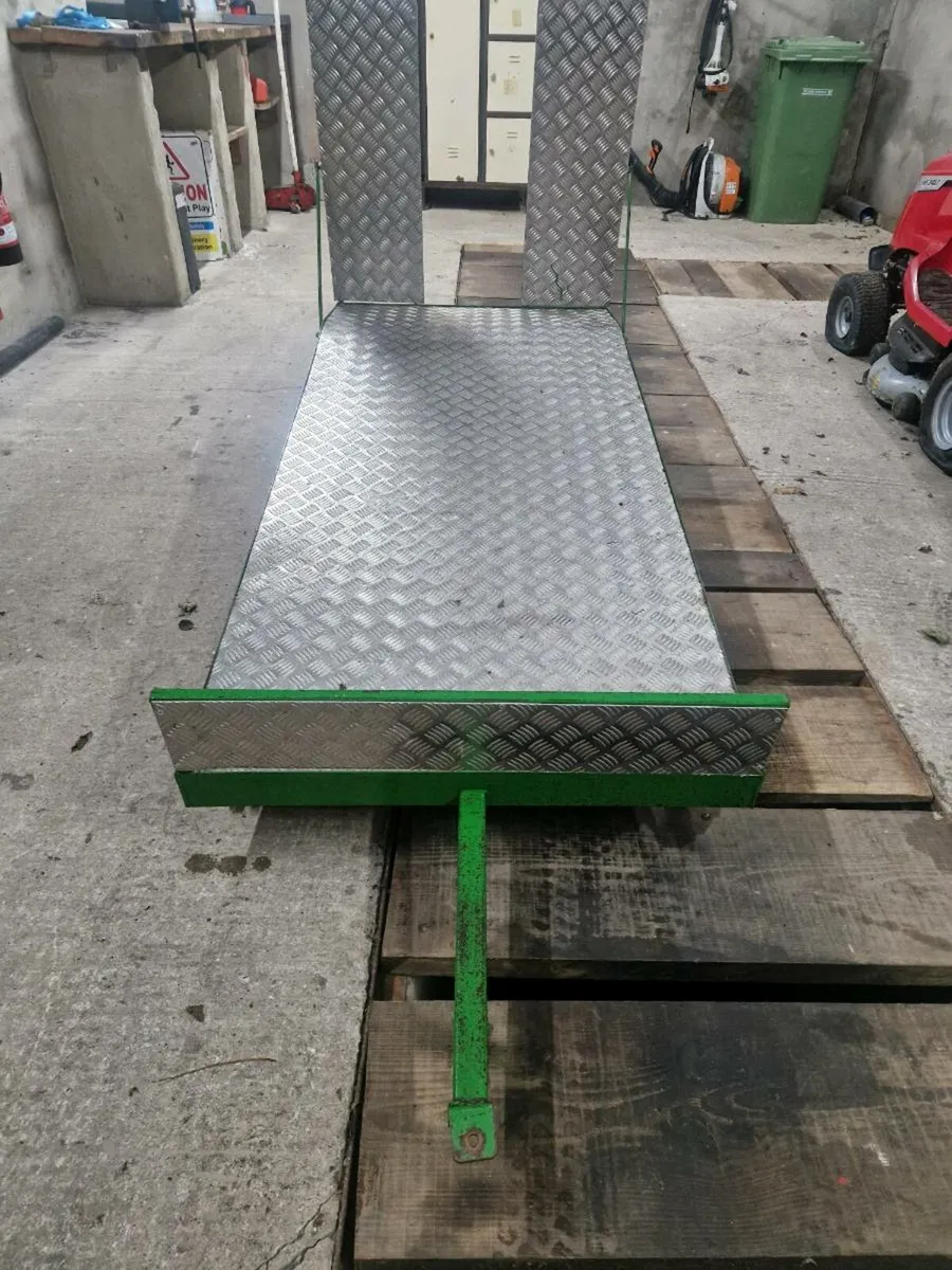 Kids low loader - Image 1