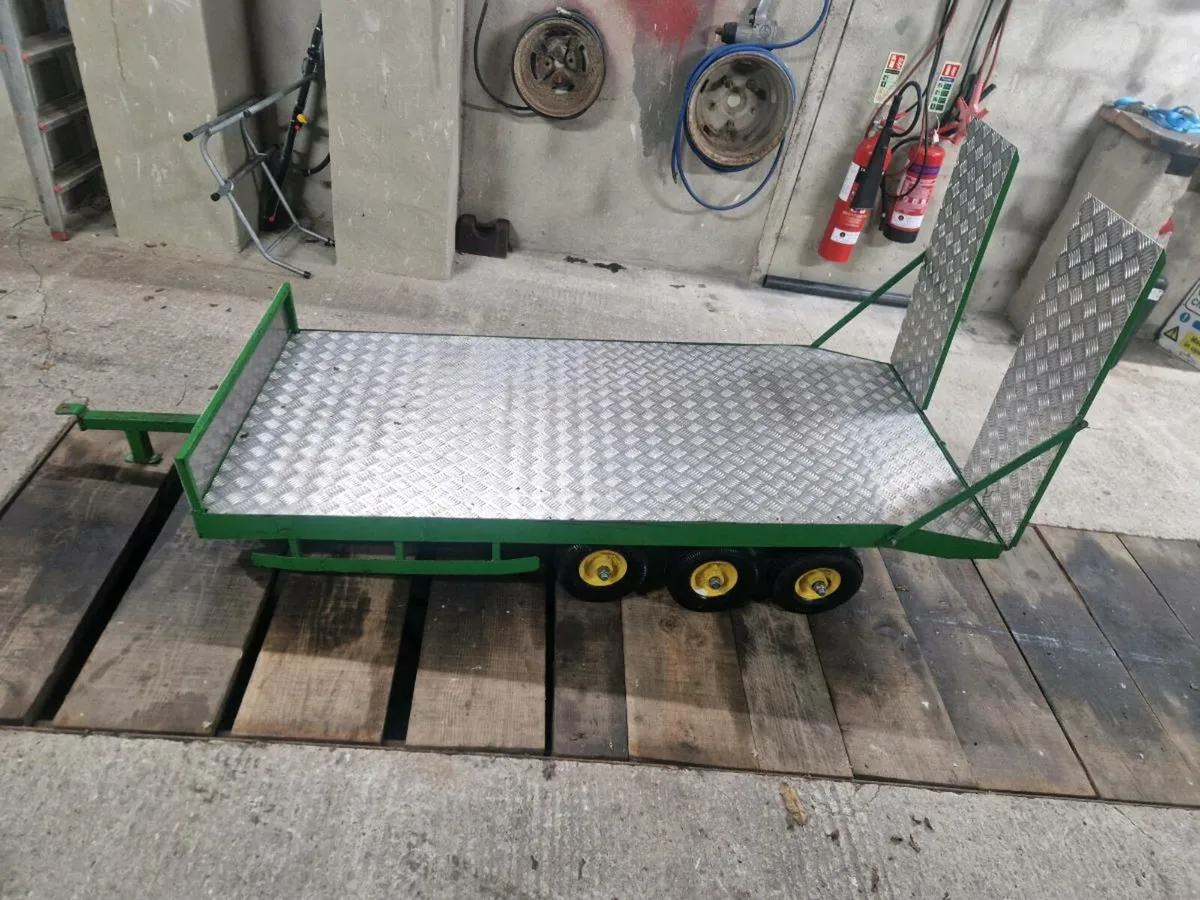 Kids low loader - Image 2