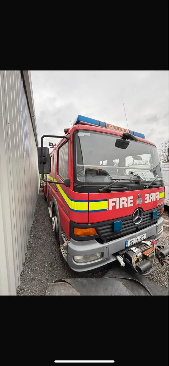 Mercedes Fire Engine - Image 2