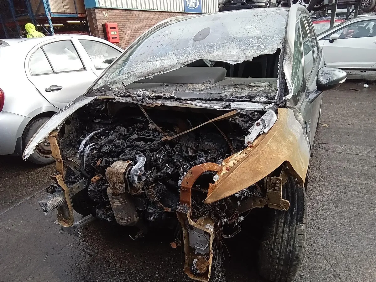 2015 CIRTOEN  C4 GRAND PICASSO BREAKING FOR PARTS - Image 4