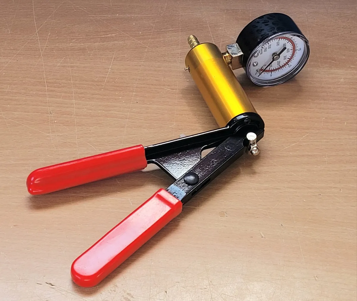 Hand Held Vacuum Pump & Bleeding Kit Suits Wide Ra - Image 3