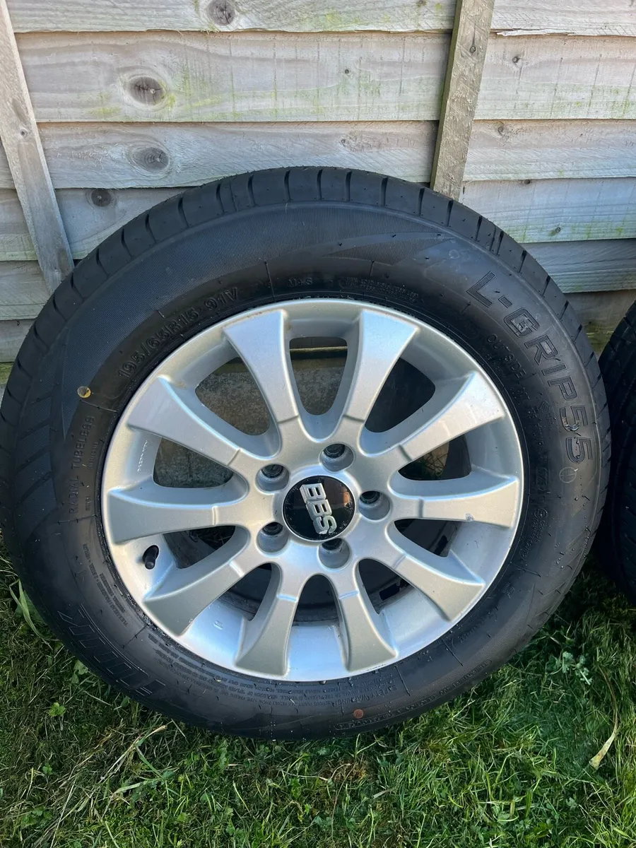 95%NEW GOLF 15” TYRES ON 95%NEW ALLOYS - Image 2