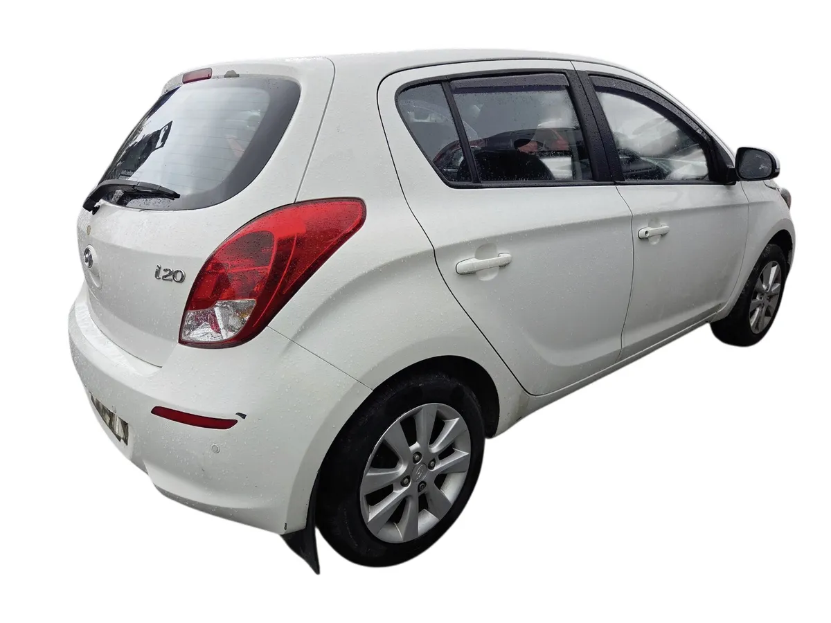 2013 HYUNDAI I20 For Breaking/Dismantling - Image 3