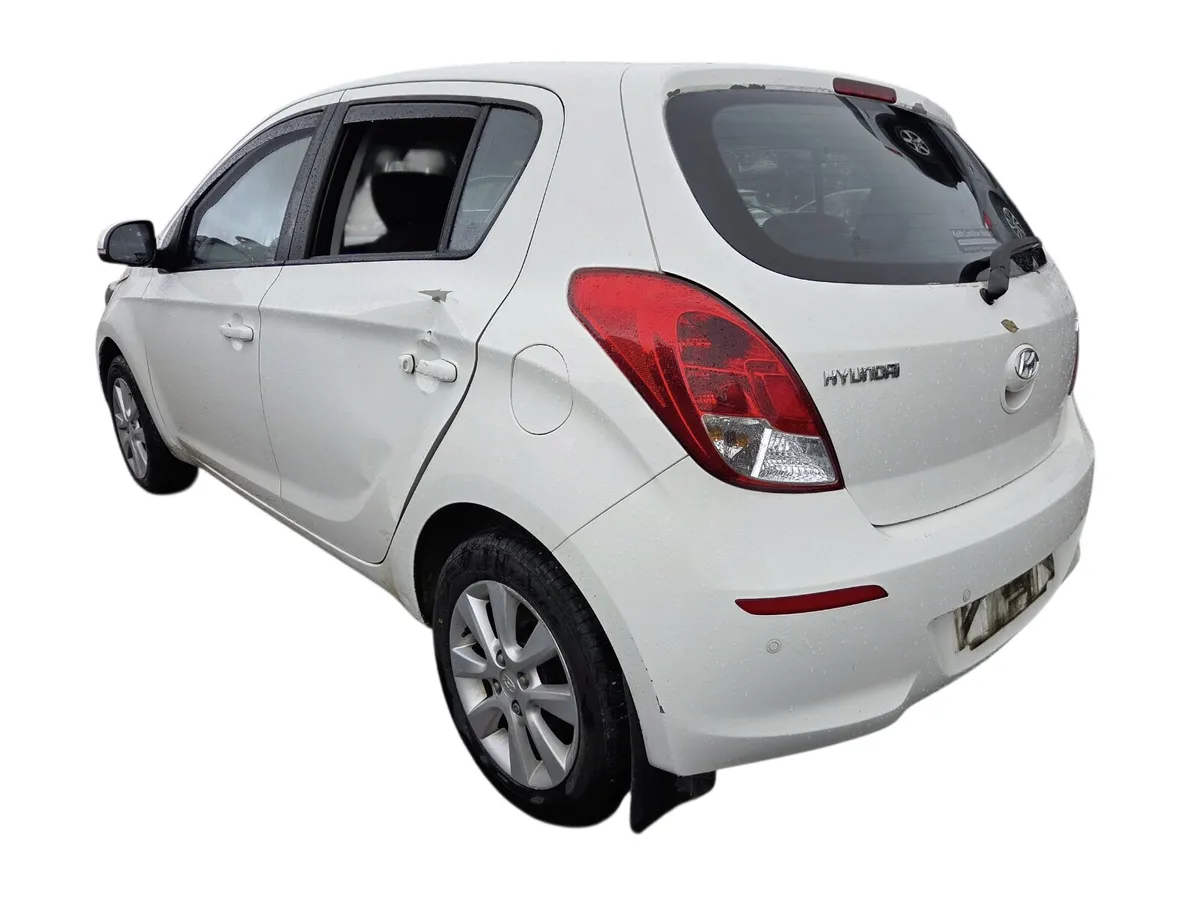 2013 HYUNDAI I20 For Breaking/Dismantling - Image 4