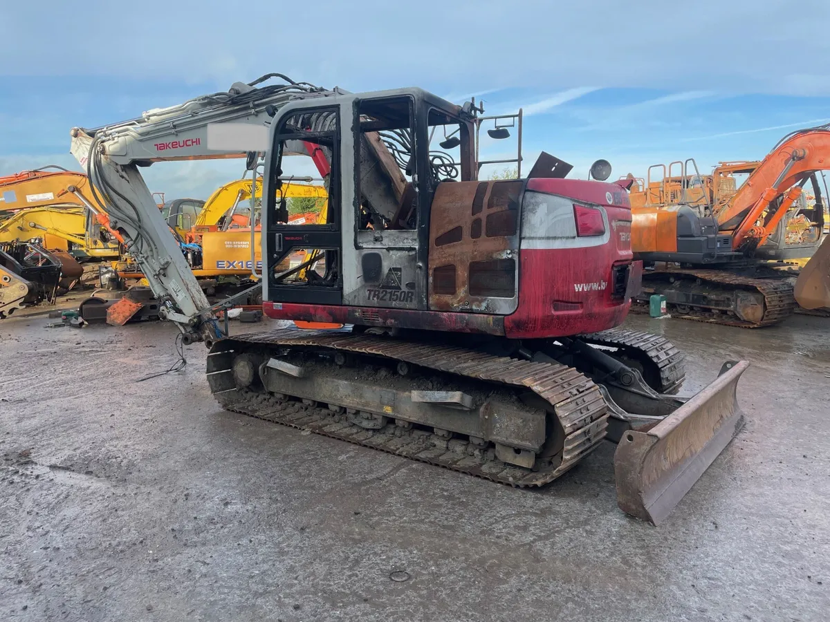 TAKEUCHI TB2150R Dismantling - Image 1
