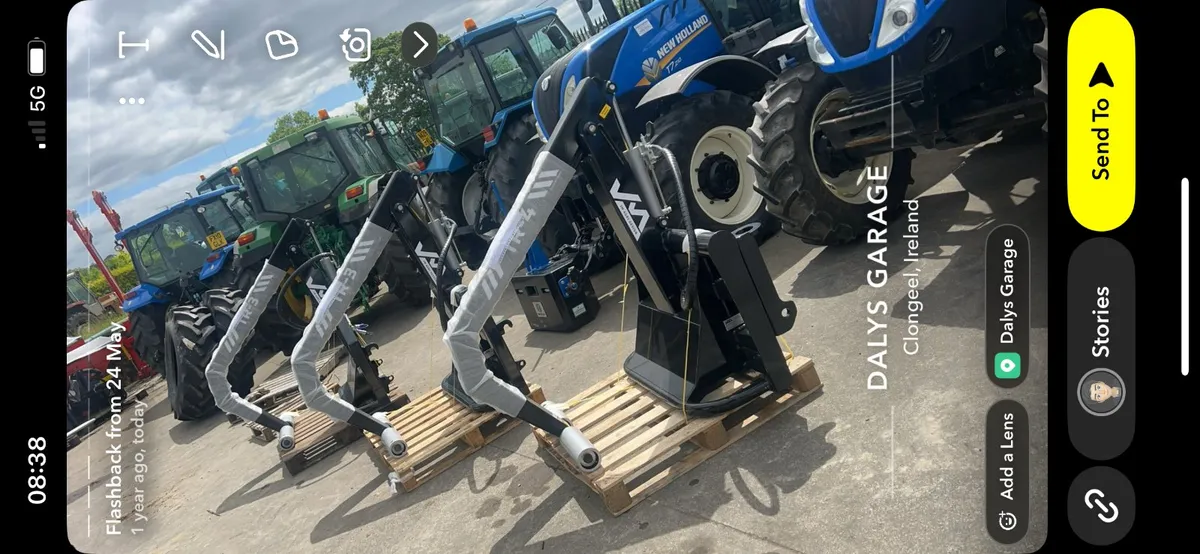 Bale handlers - Image 1