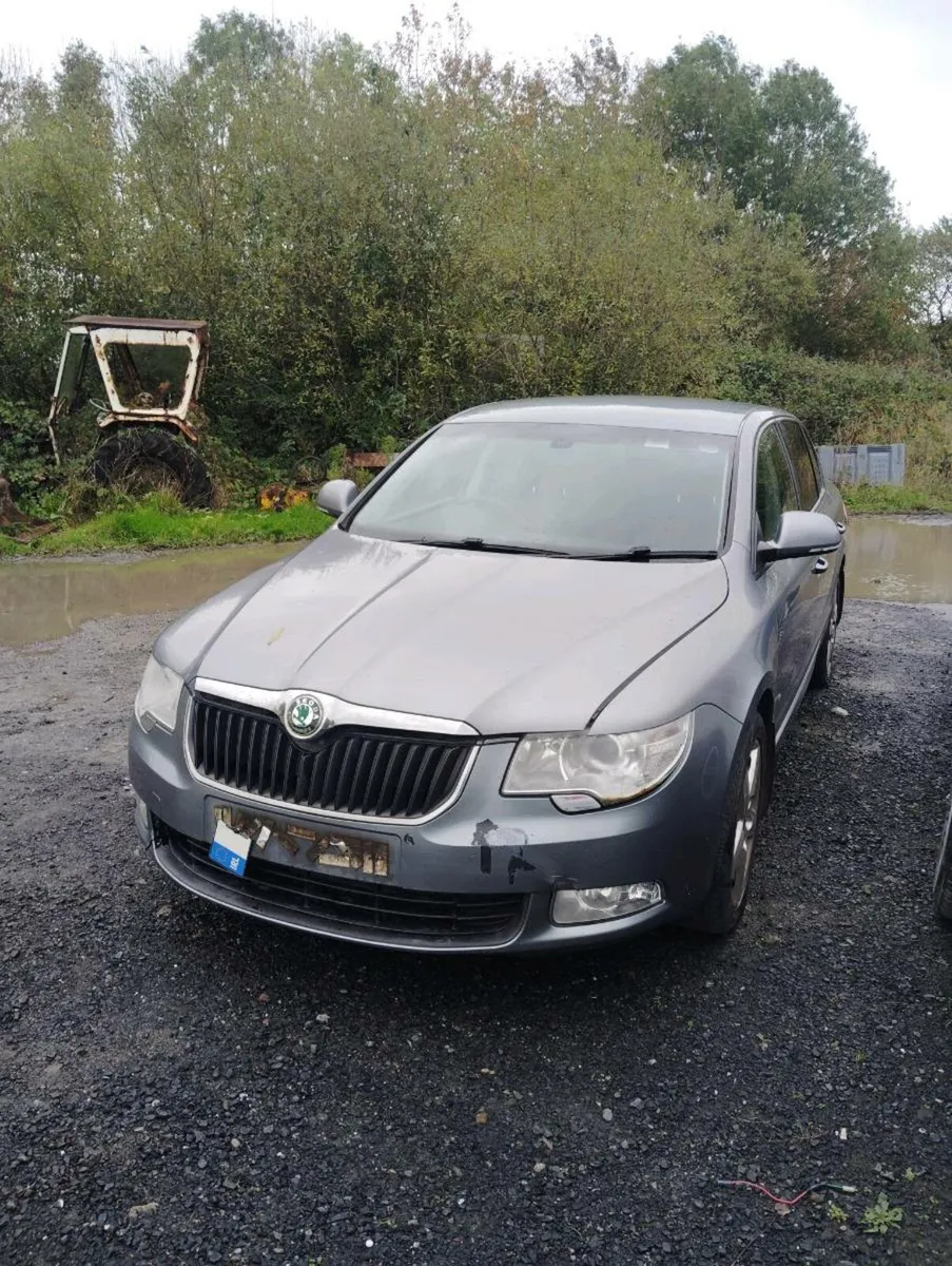 Breaking Skoda superb 2012 1.6 cay - Image 1