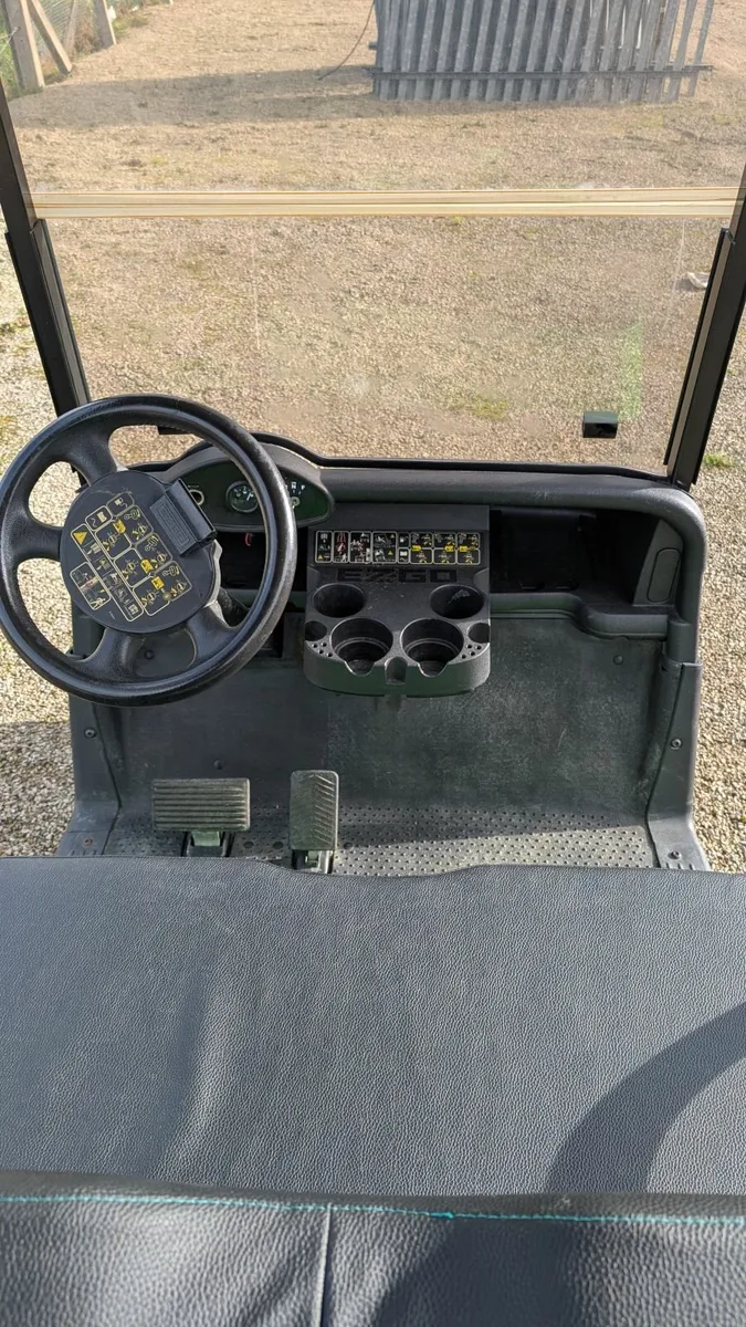 Unique Colour EZGO Electric Golf Buggy - Image 4