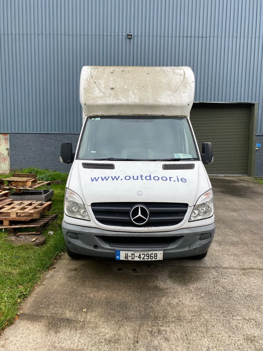 Mercedes Sprinter box tail lift not driving - Image 2