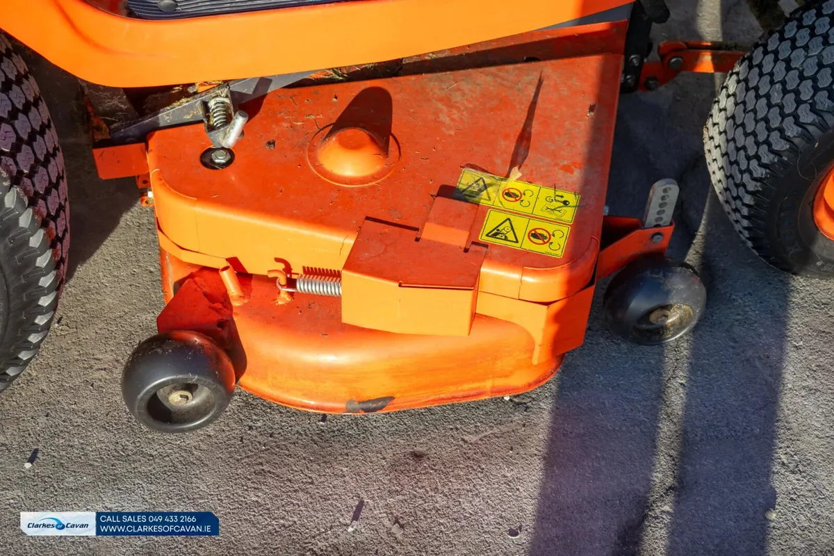 2023 Kubota GR2120 Lawnmower - Image 4