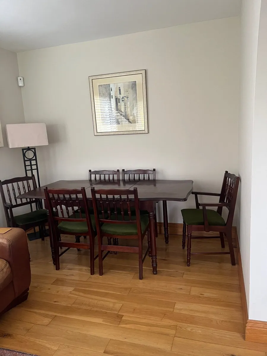 Dining Room Table and chairs - Image 4