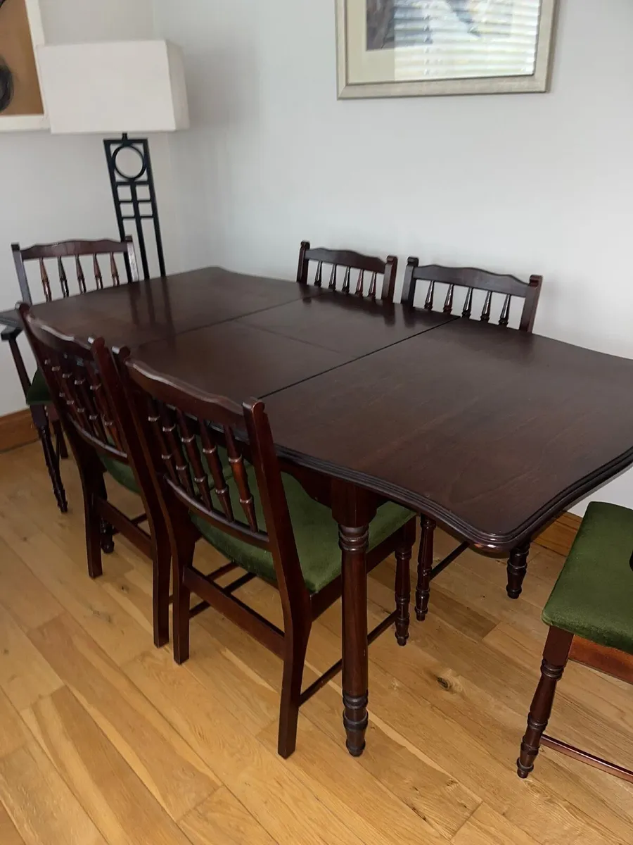 Dining Room Table and chairs - Image 2