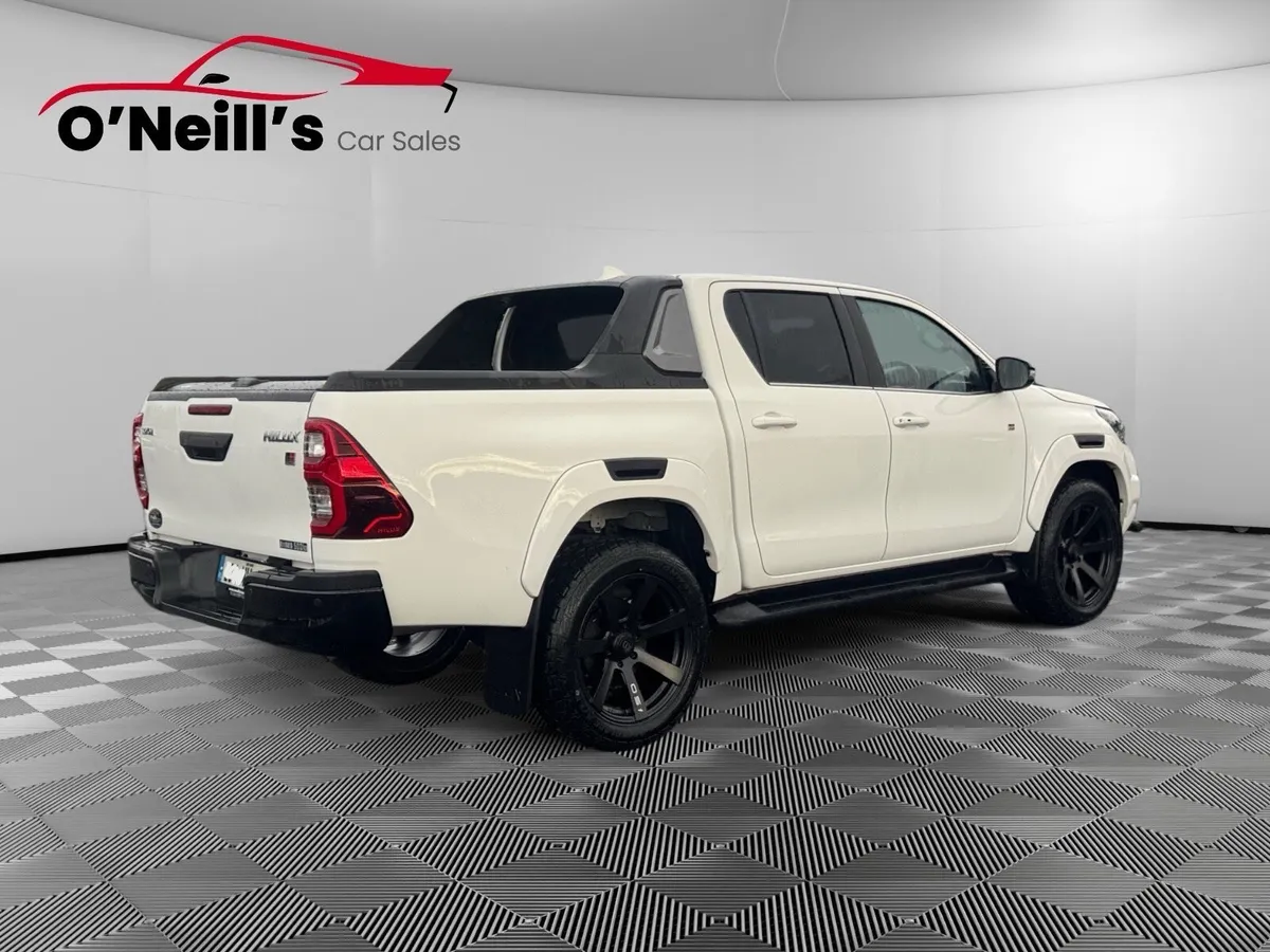 2023 Toyota Hilux GR SPORT *DIESEL* AUTOMATIC #225 - Image 3