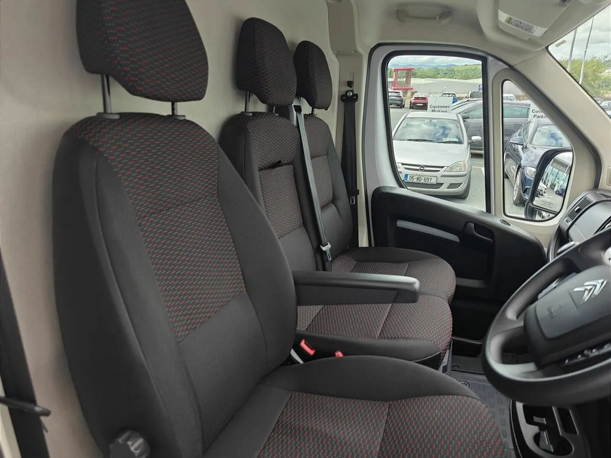 Citroen Relay RELAY 33 L3H2 BLUEHDI 140 From €105 - Image 4