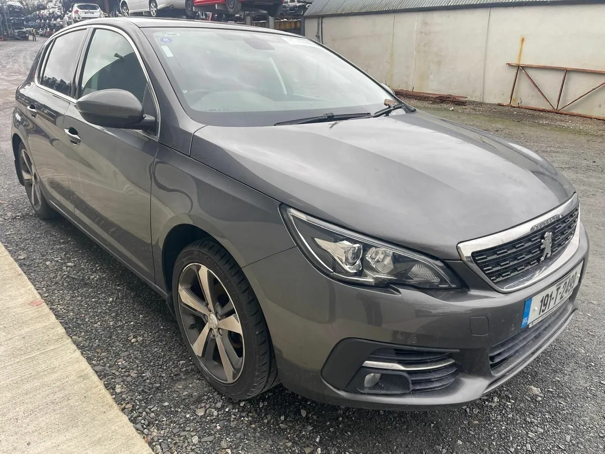 2019 Peugeot 308 Allure 1.2 Petrol Manual CAT - Image 3