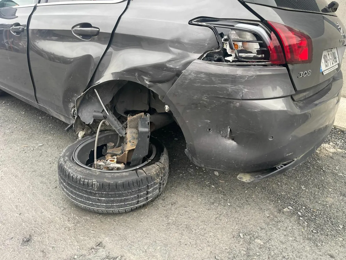 2019 Peugeot 308 Allure 1.2 Petrol Manual CAT - Image 4