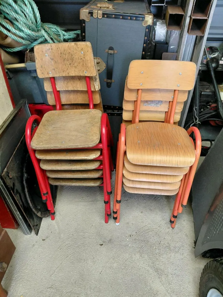 Pub stools and bar furniture - Image 4
