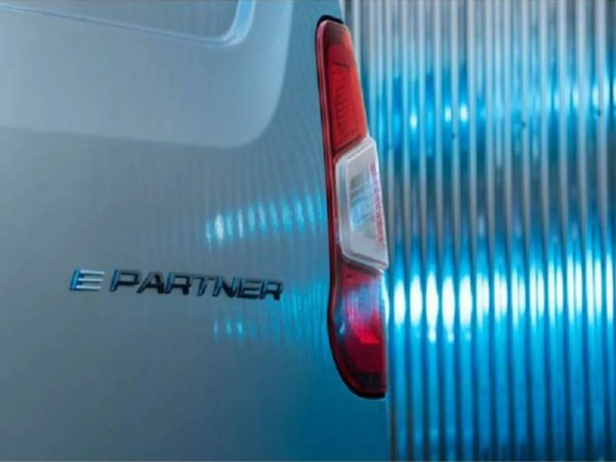 Peugeot Partner L1 Professional Plus Electric  136 - Image 4