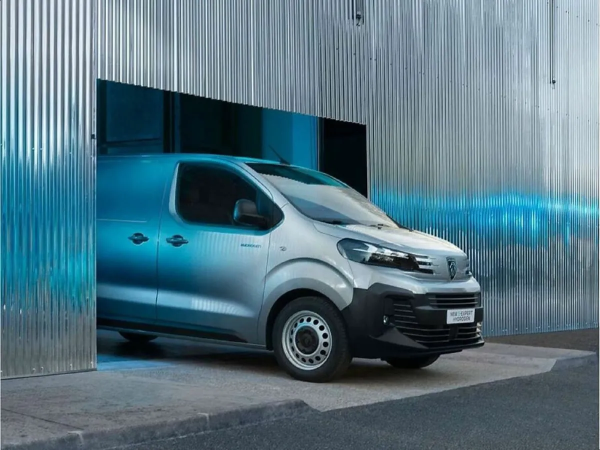 Peugeot Expert L2 Professional 2.2 Blue Hdi 150bhp - Image 3