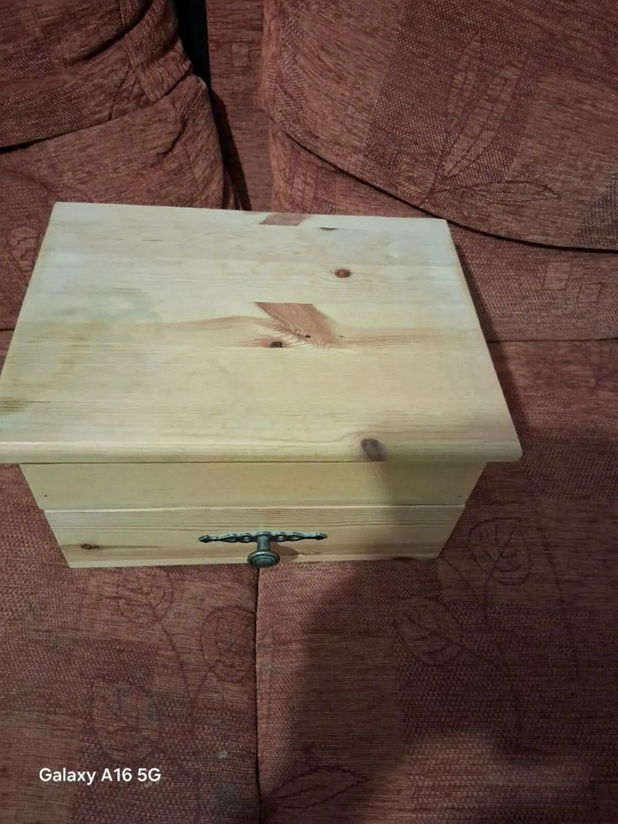 Jewelery box - Image 1