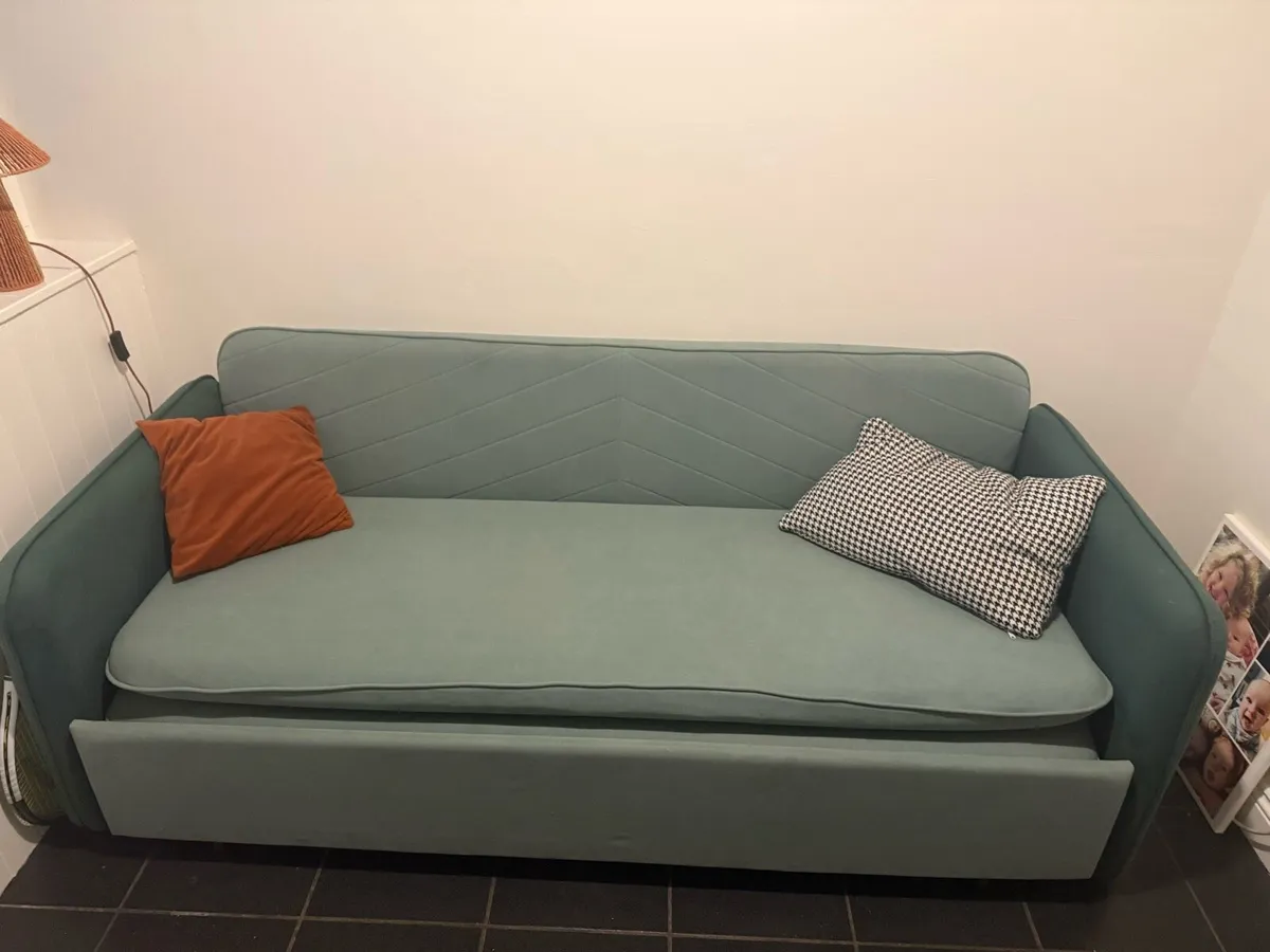 Stunning king size sofa bed - Image 2